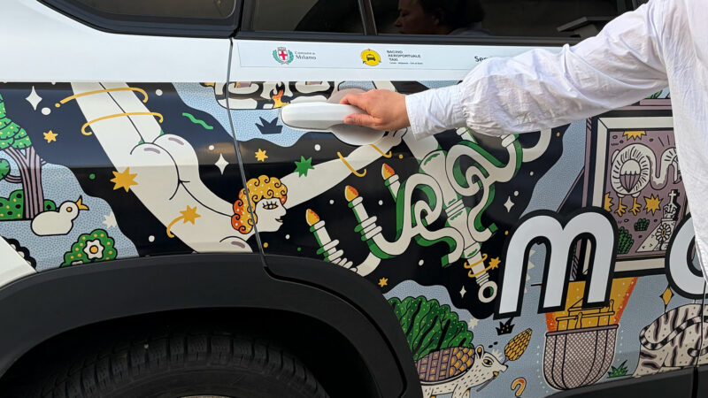 Pubblicità sui taxi e arredo urbano dinamico OOH